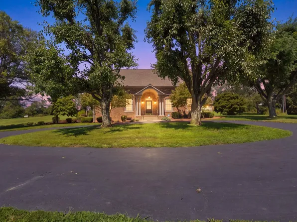 1105 Fogg Pike, Mount Sterling, KY 40353