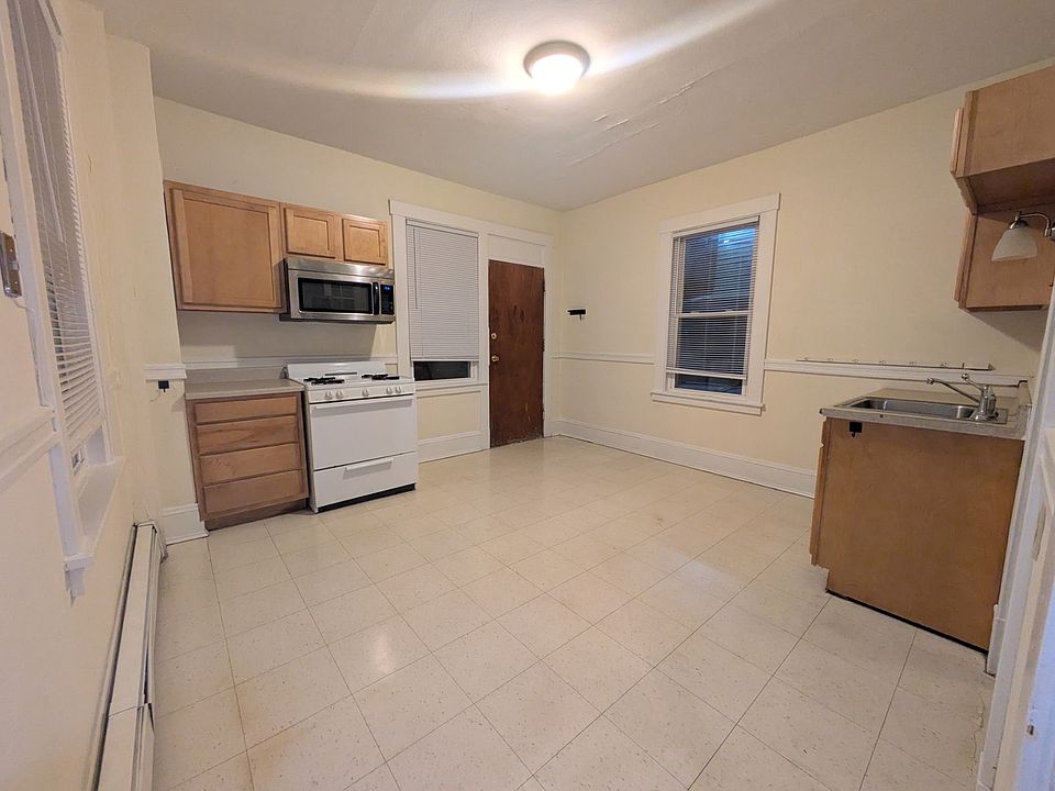 Large Eat-in Kitchen.