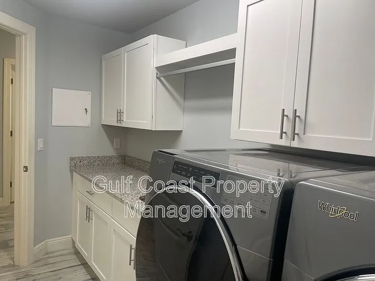 260 Hidden Bay Dr #401 — Photo 38