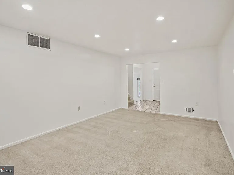 9086 Brook Ford Rd — Photo 6