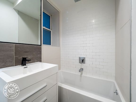 5th image of 1509 Jefferson Ave APT 4F