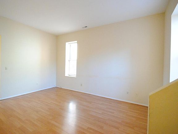 2nd image of 1949 Lynch St #D