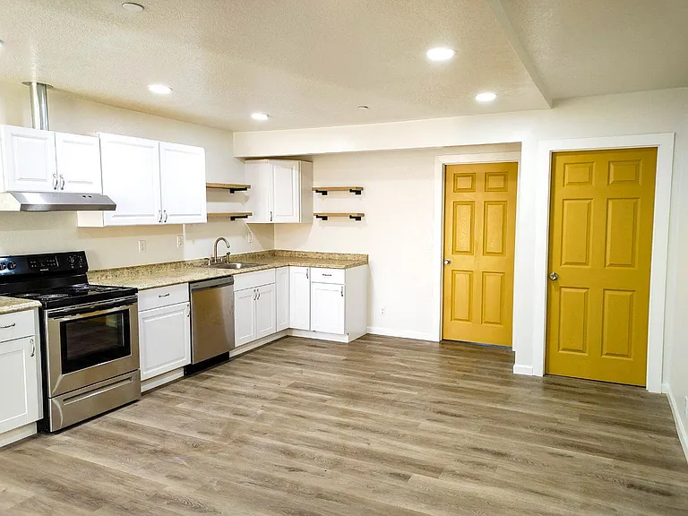 720 N Montesano St #720 — Photo 5