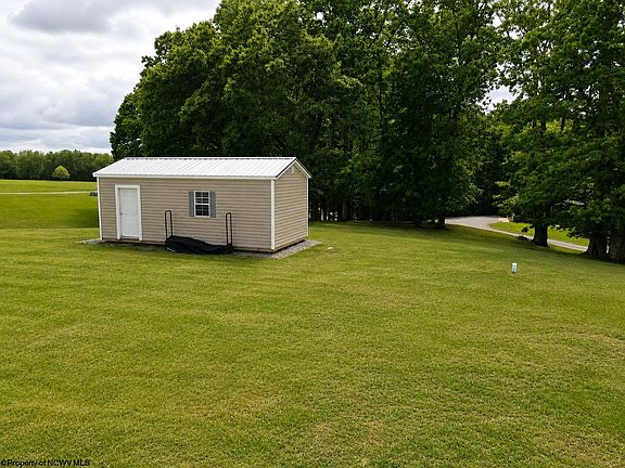 4th image of 154 Thornberry Ln