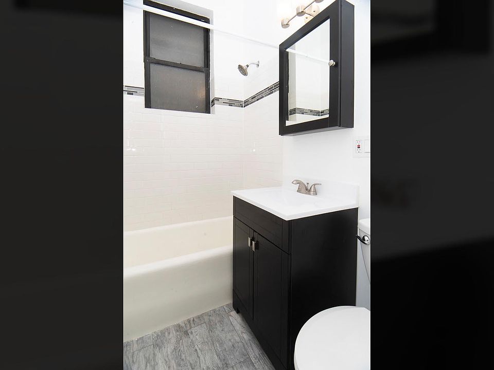 2nd image of 3342 N Marshfield Ave #309