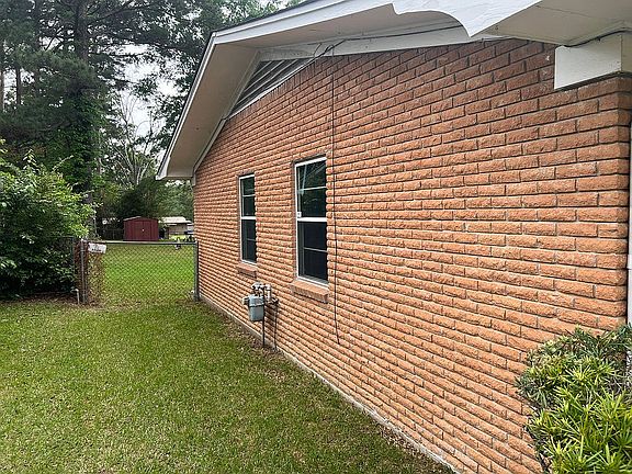 3rd image of 2905 Sunset Rd