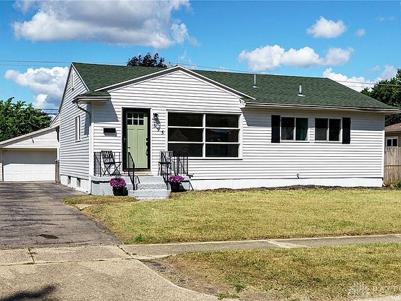 2nd image of 395 Dundee Cir