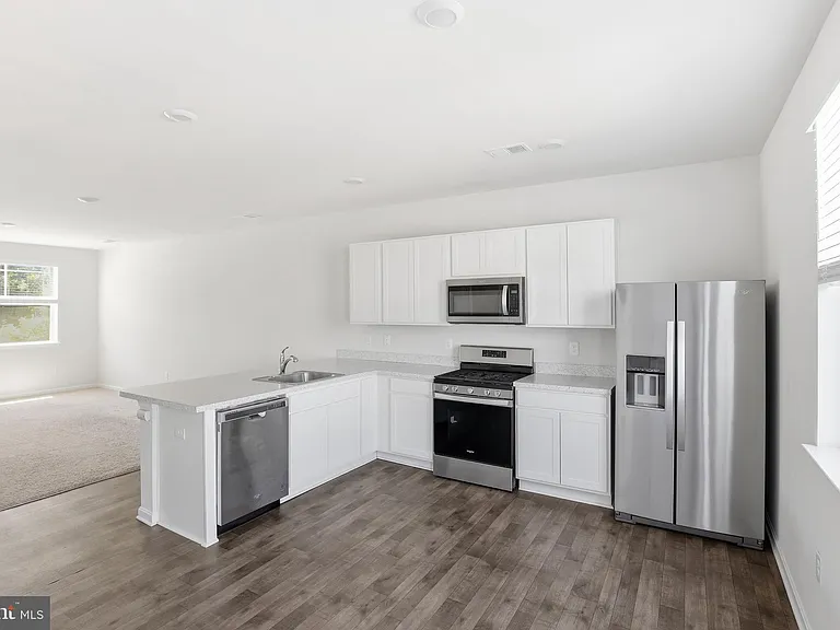 521 Ridgely Blvd — Photo 9