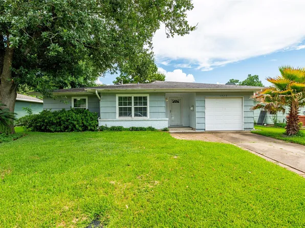 1925 14th Ave N, Texas City, TX 77590