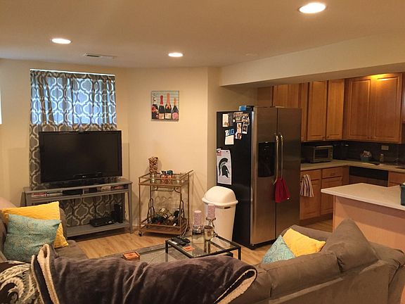 4th image of 1222 W Newport Ave #1