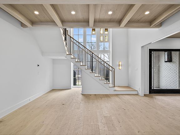 4th image of 1019 Davidson Rd