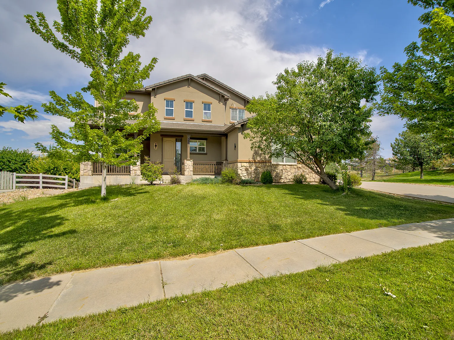 4 bed, 4418 sqft, $4,000 — Photo 1