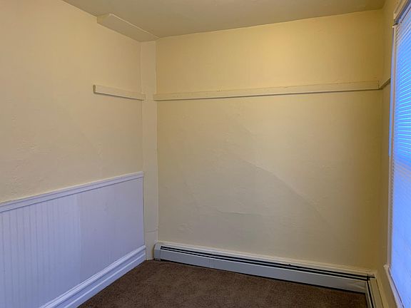 4th image of 909 S 17th St Floor 2