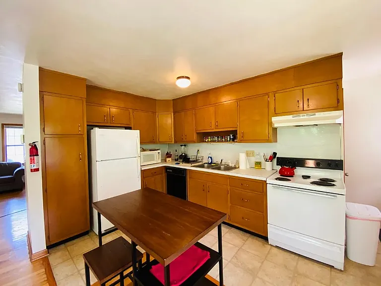 814 University Dr #A1 — Photo 3