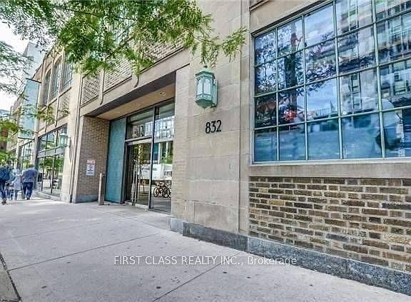 2nd image of 832 Bay St #2401
