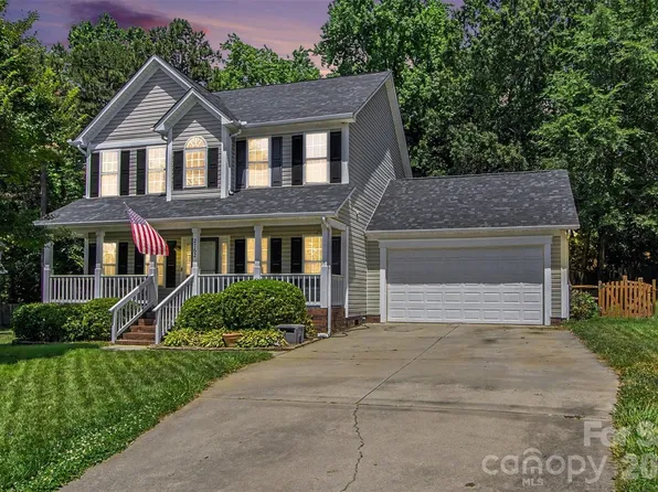 2762 Island Point Dr NW, Concord, NC 28027