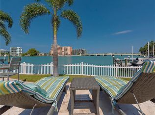 39 Dolphin Dr, Treasure Island, FL 33706