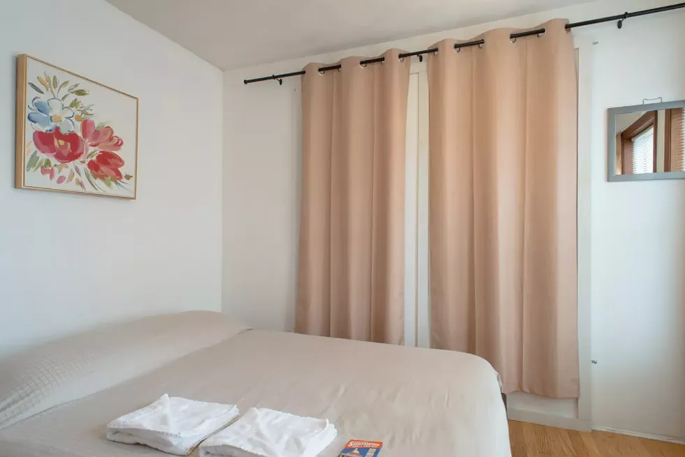 3 bed, 3000 sqft, $800 — Photo 3