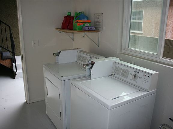 3rd image of 951 W Summerland Ave APT 1