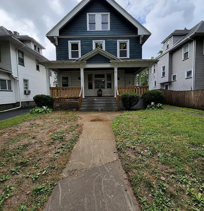 143 Earl St
