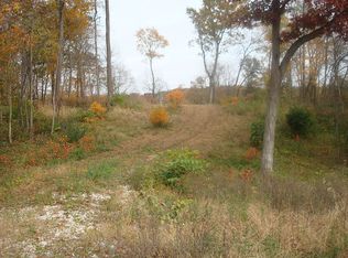 109 Oakbrook Ln, Marshall, IL 62441
