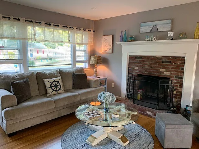 2 bed, 1300 sqft, $2,500 — Photo 3