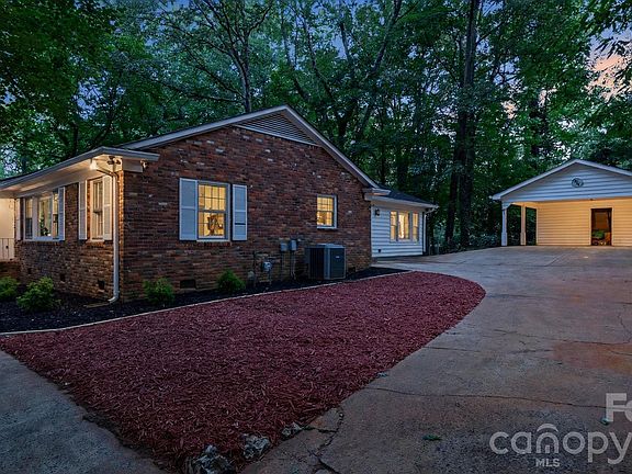2nd image of 7515 Shady Ln