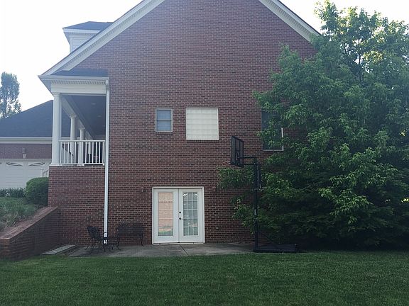 5th image of 125 Chapman Dr