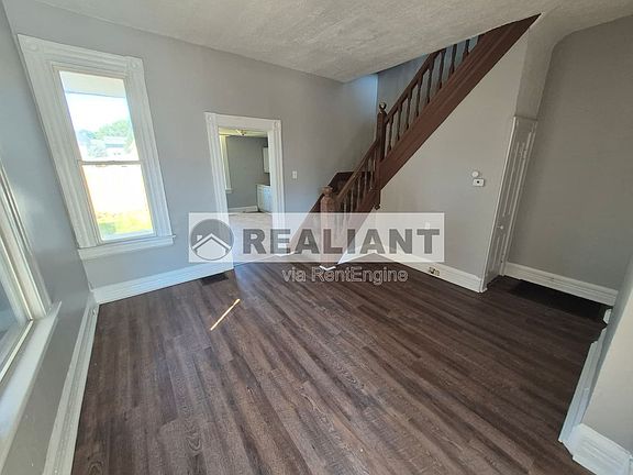 3rd image of 316 Lafayette Ave