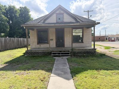 1305 Santa Fe St, Larned, KS, 67550