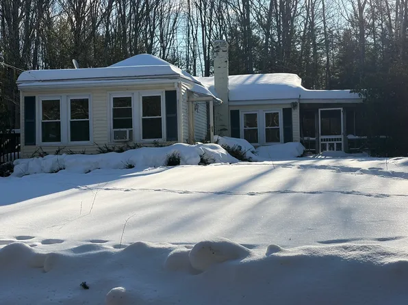 11 S Chesterfield Rd, Goshen, MA 01032