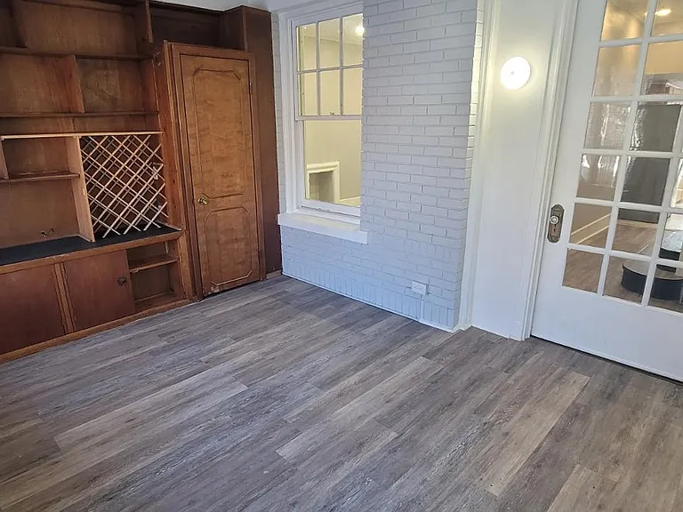 5896 Hobart St — Photo 4