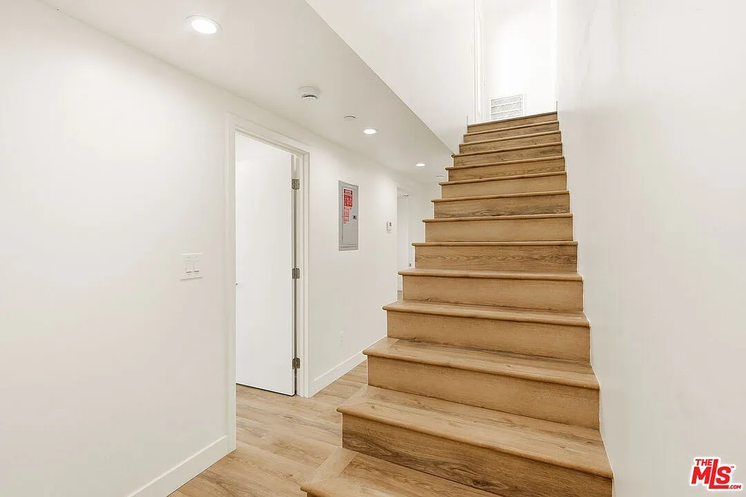 3 bed, 3.0 bath, 1753 sqft, $5,500 — Photo 4