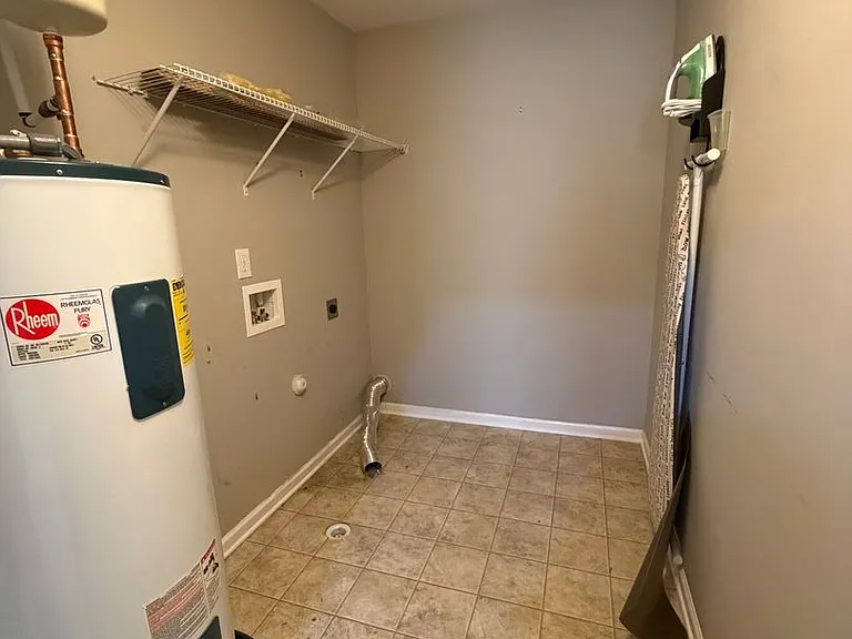 6079 Shamrock Green Dr — Photo 31