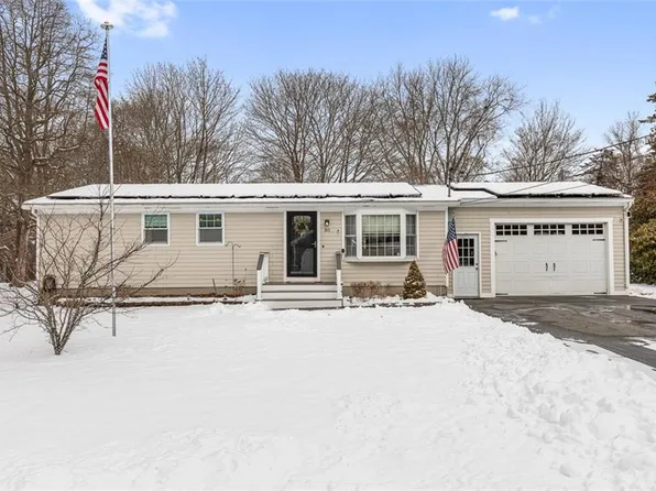 80 Leger Ln, Tiverton, RI 02878