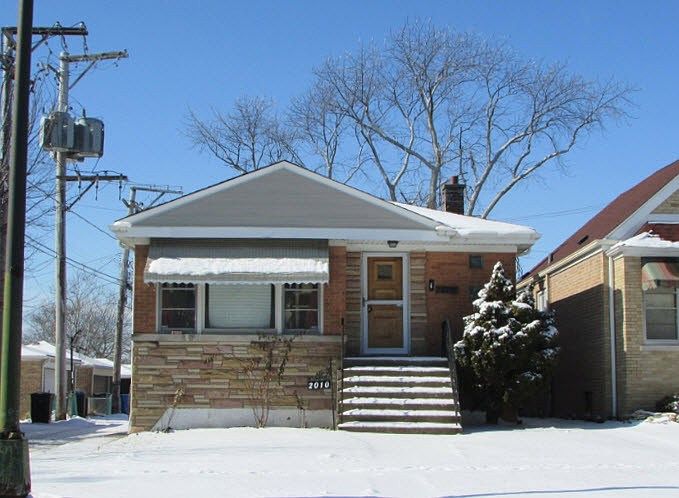 1st image of 2010 N Oak Park Ave