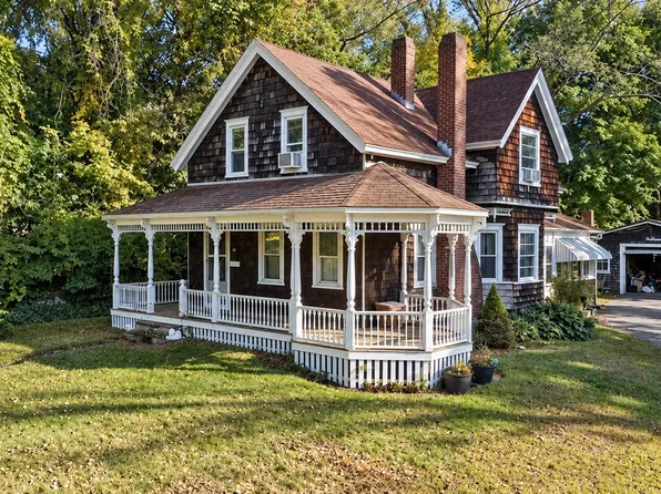 99 Hart St, Taunton, MA 02780