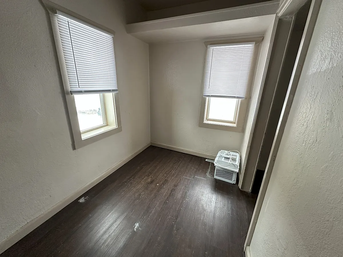 Building Photo - 213 N Fairfax Ave #2