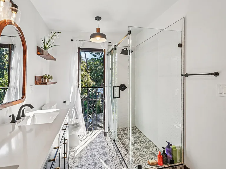 8718 Crescent Dr — Photo 23