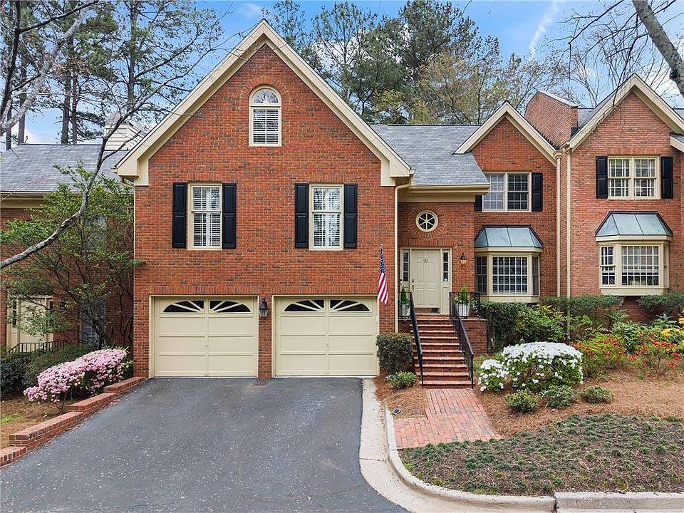 1st image of 16 Ivy Rdg NE