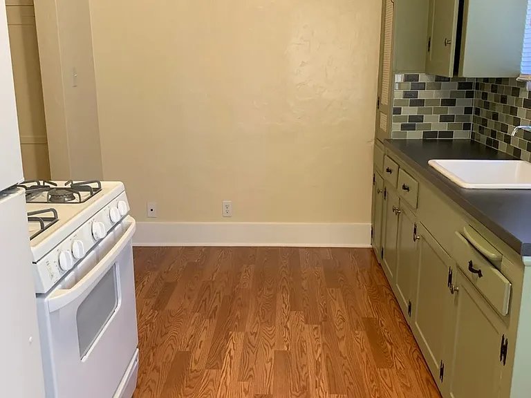 Cortez Hills: Large studio ready for immediate move in! — Photo 14