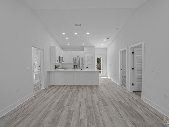 3rd image of 5009 Saufley Field Rd