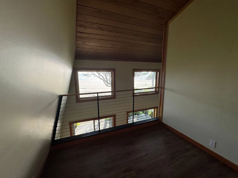 1318 NW Voyager Way — Photo 27