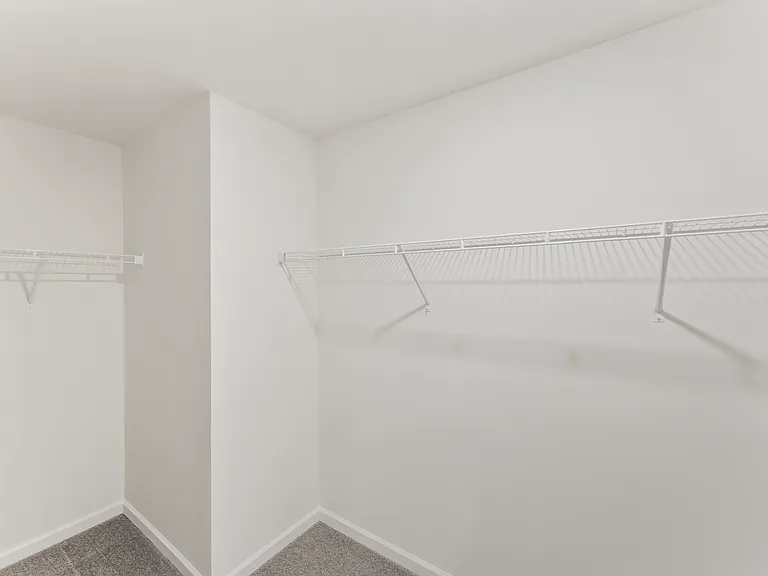 BR-4 Closet