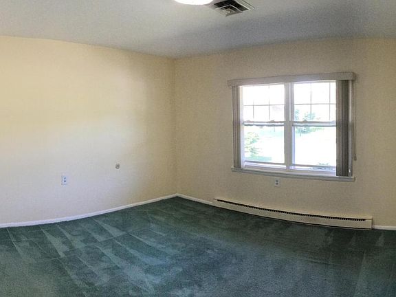 4th image of 349A Dorchester Dr #100A