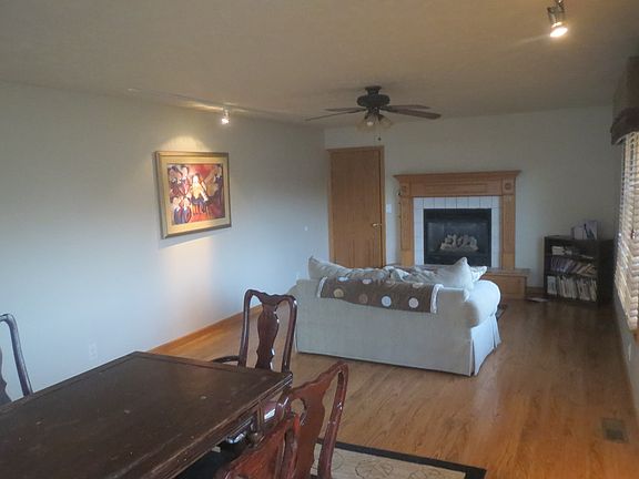 5th image of 325 Ponderosa Dr