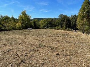 310 Twin Oaks Rd, Livingston, TN 38570