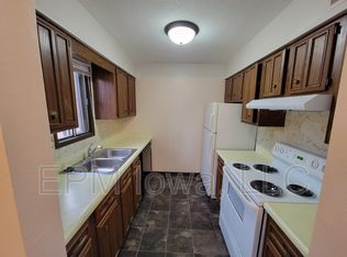 1610 Seminole Ave NW #2, Cedar Rapids, IA 52405