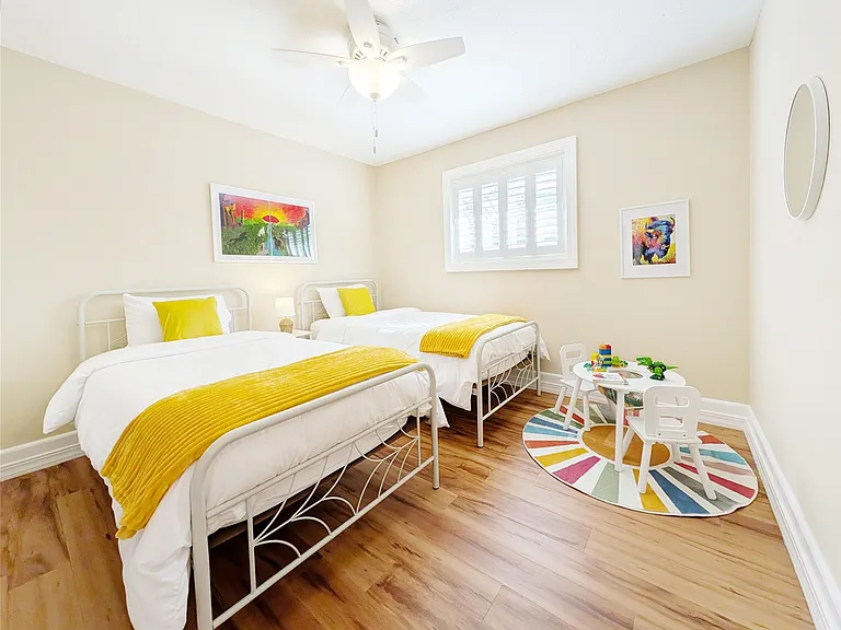 3215 Royal Oaks Dr — Photo 16