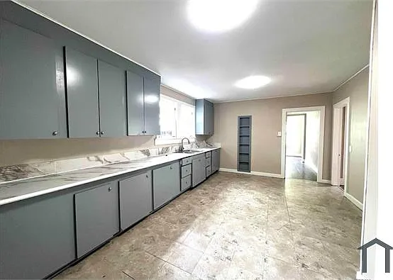 5024 Sherwood St — Photo 2